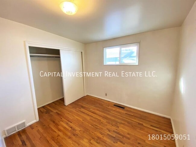 Building Photo - 1455 E 4230 S