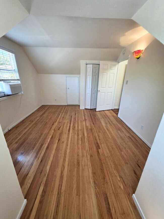 Building Photo - Endearing 4/2 Top of the Line Remodel in Concord's Canterbury Neighborhood
