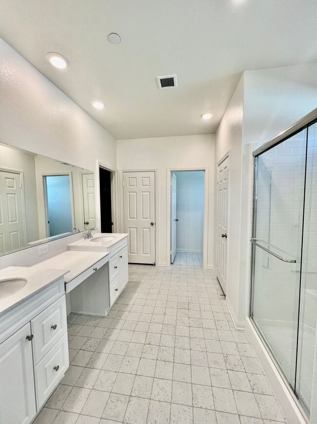 Building Photo - Recently built SINGLE STORY 4 bed, 2 bath, plus office - Riverside