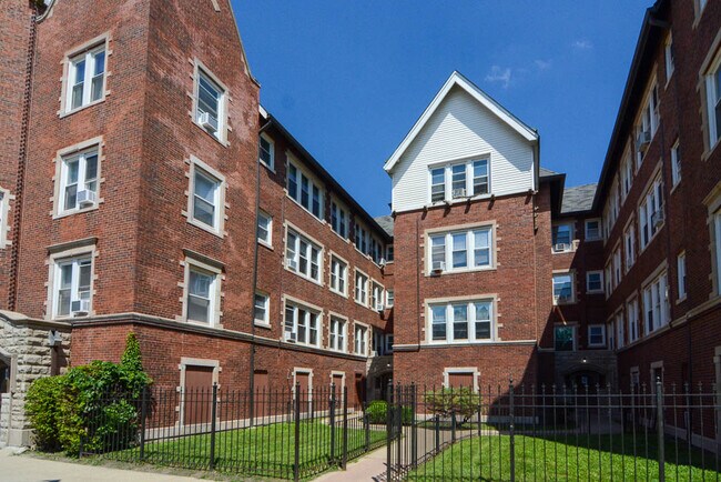 Primary Photo - 4801 N Fairfield Ave
