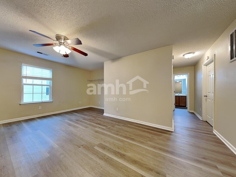 Building Photo - 1 Holly Springs Cir