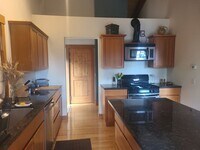 Building Photo - Lovely Rental Home on Cady Mountain