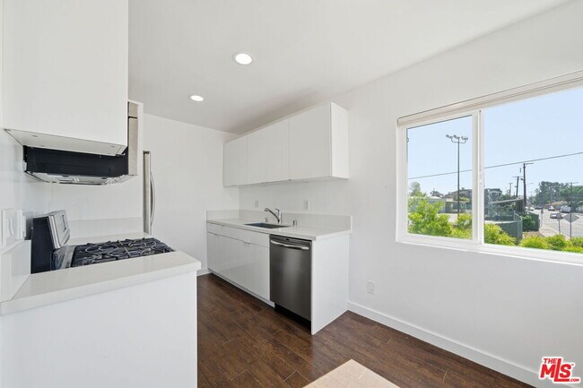 Building Photo - 510 Pacific Ave