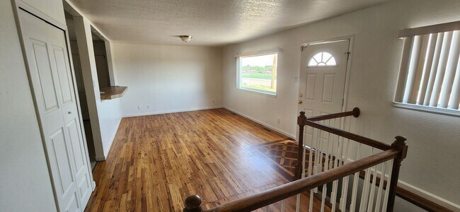 Building Photo - ALL PROSPECTIVE TENANTS MUST SUBMIT A ON LINE APPLICATION AND BE PRE-QUALIFIED PRIOR TO ANY SHOWI...