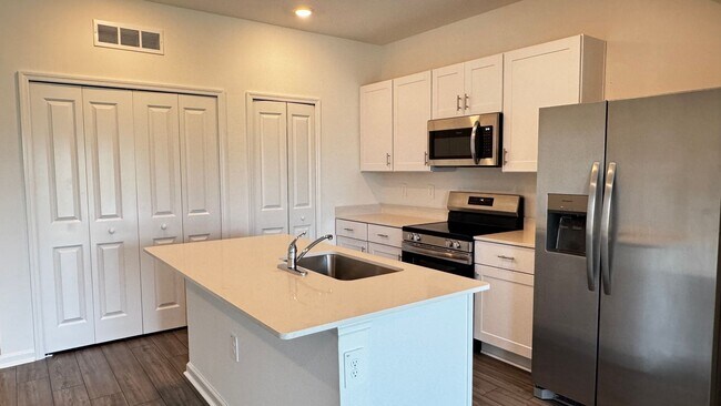 Building Photo - 4967 SW 83rd Pl