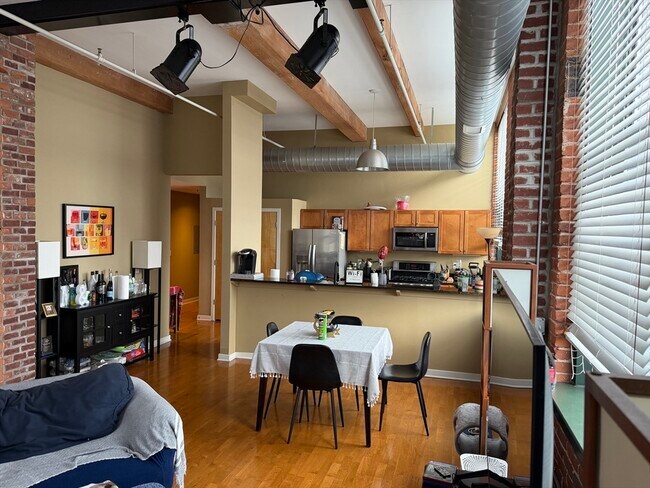 Building Photo - 160 Fremont St