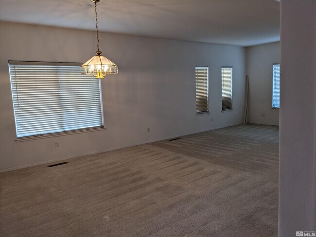 Building Photo - 3202 Bentgrass Dr