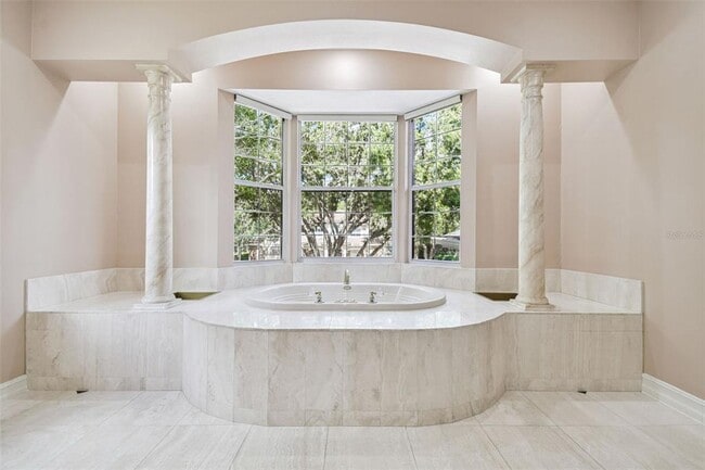 Building Photo - 3020 Kensington Trce