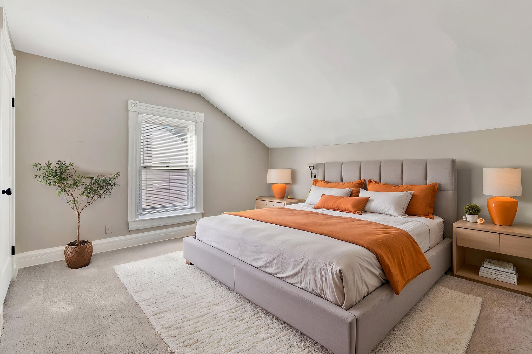 Building Photo - 1410 Russell St