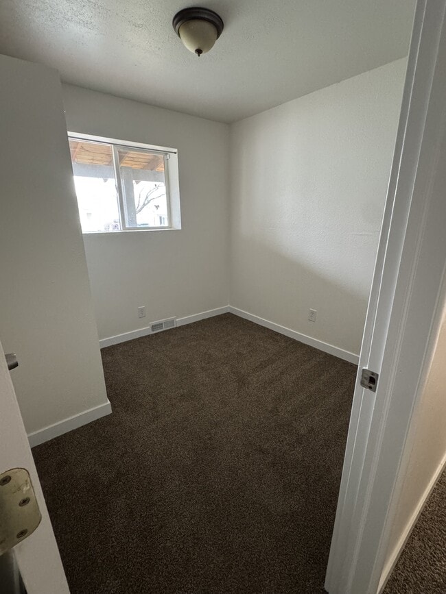 Building Photo - 359 S 320 W