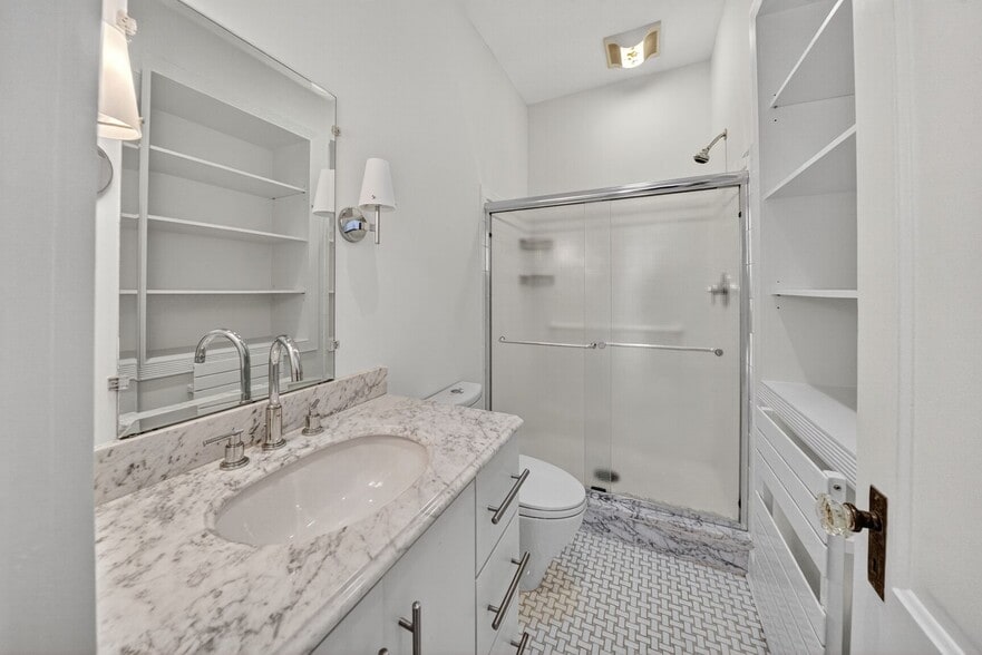 Building Photo - 917 O St NW