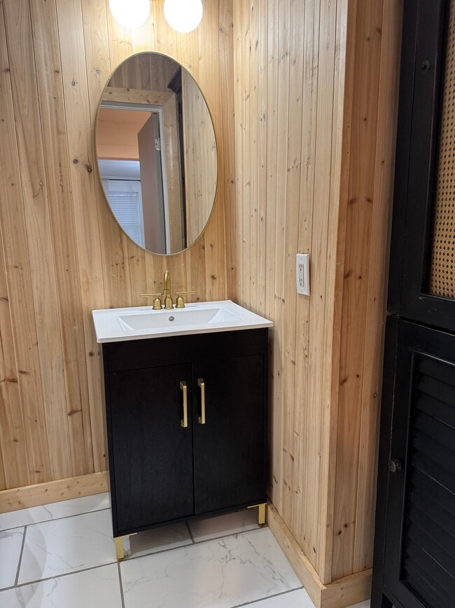 Bathroom 1 - 1407 5th Ave S