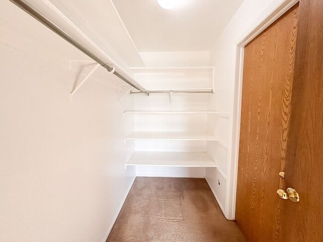 Building Photo - Cozy 2BR 1BA Home w/ Fireplace + 1 Car Garage + Fenced Yard in Sugar House