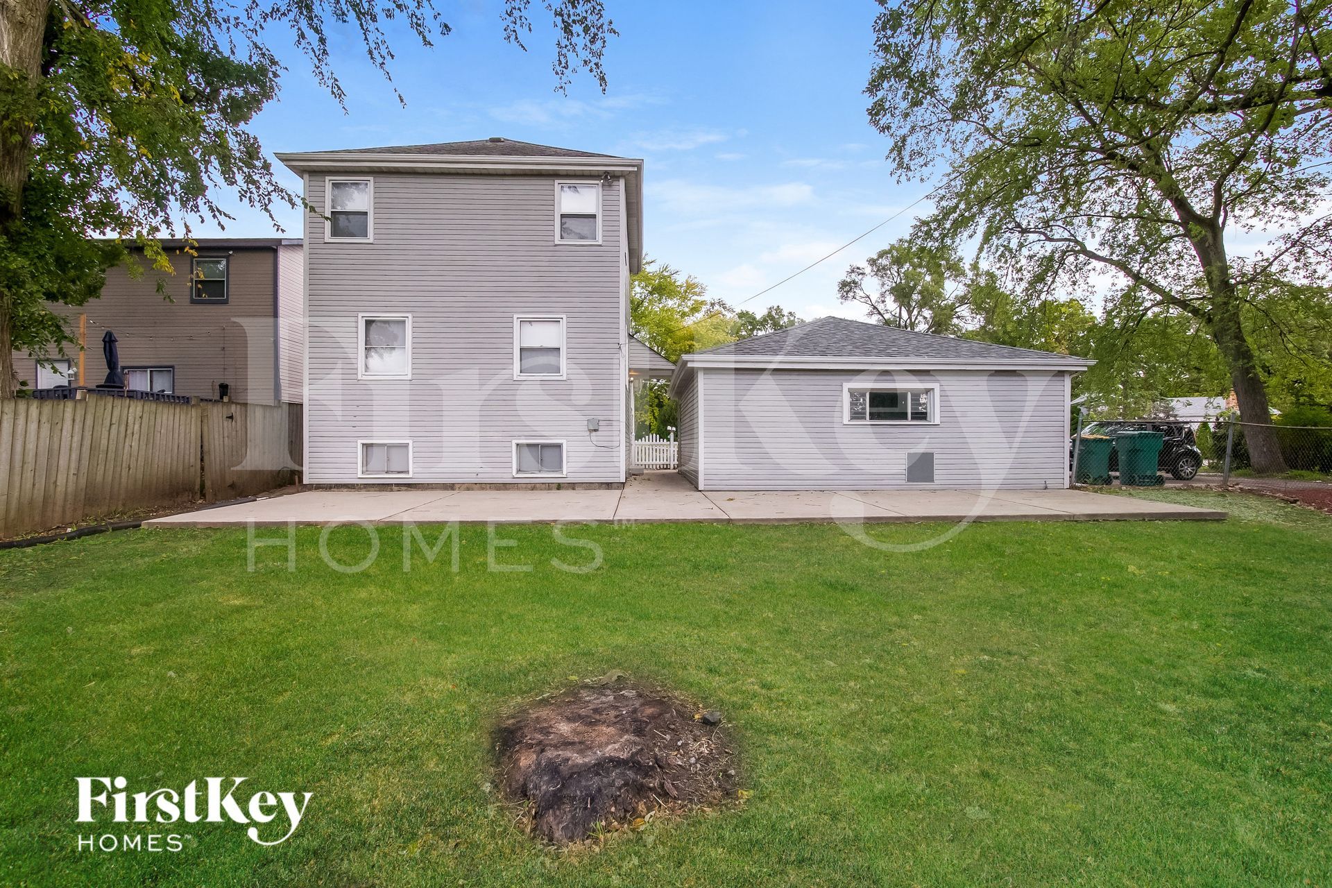 Building Photo - 611 W Oakwood Dr