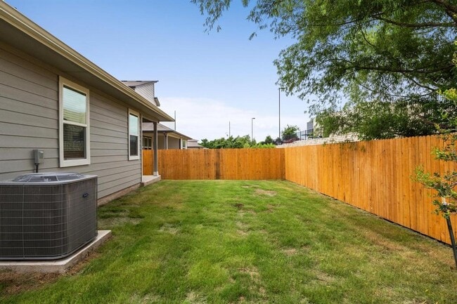 Building Photo - 13700 Lubeck Dr