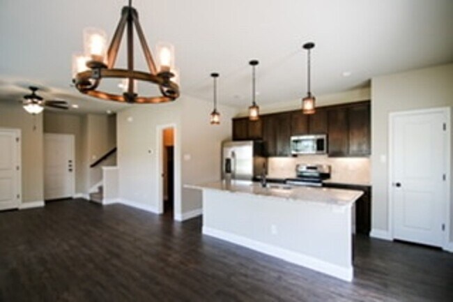 Building Photo - 805-807 Jameson