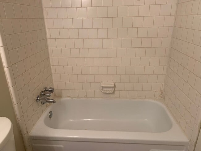 Building Photo - 562 Granite St