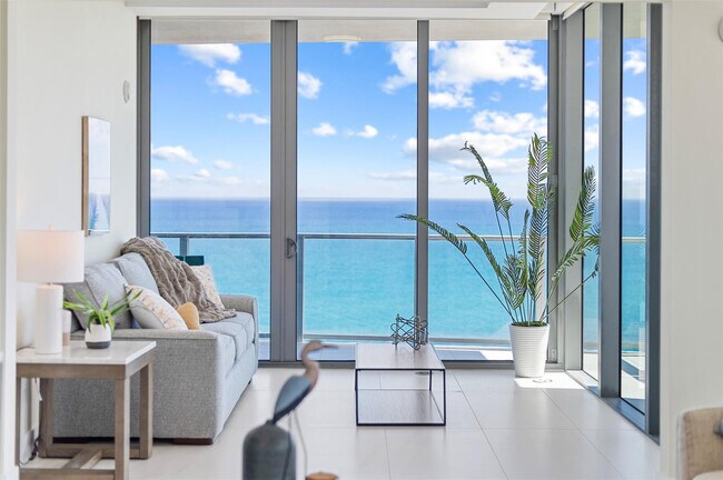 Building Photo - 3100 N Ocean Dr