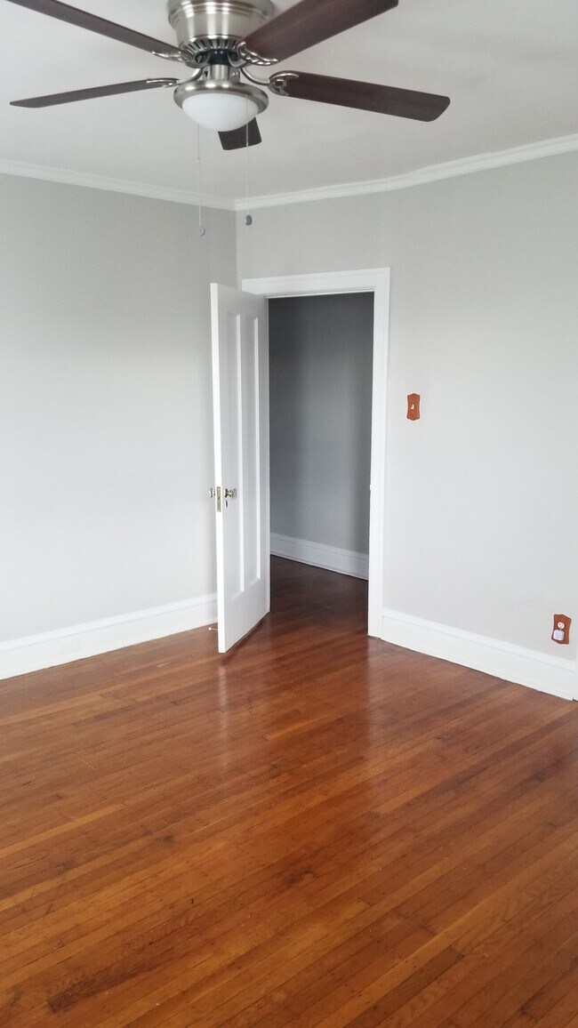 Building Photo - 5418 Gainor Rd
