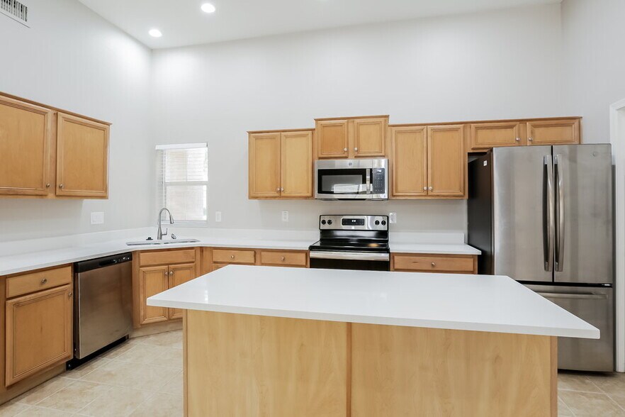 Building Photo - 3441 E Baranca Ct