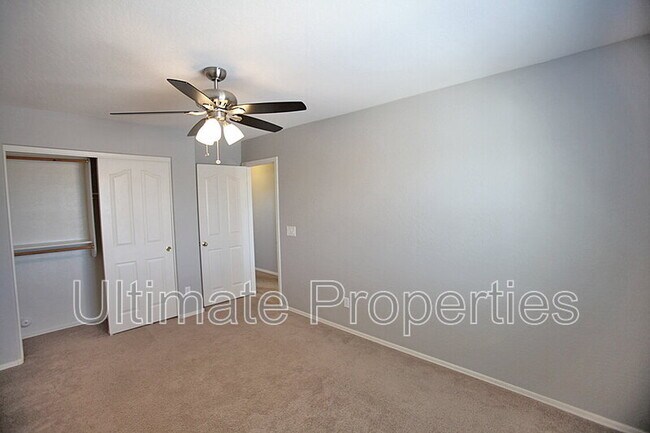 Building Photo - 14978 N 172nd Dr