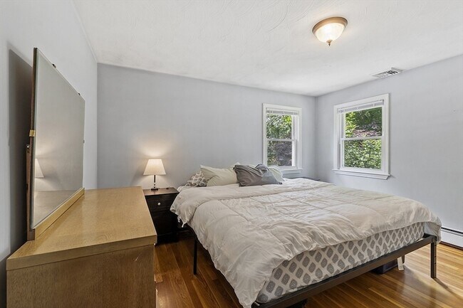 Building Photo - 6 Mackin St