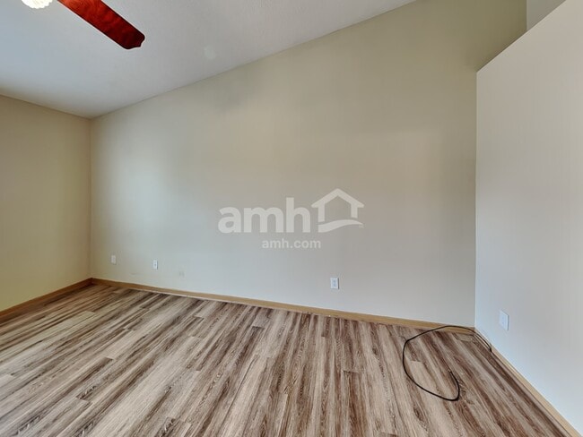 Building Photo - 5864 Westbank Dr