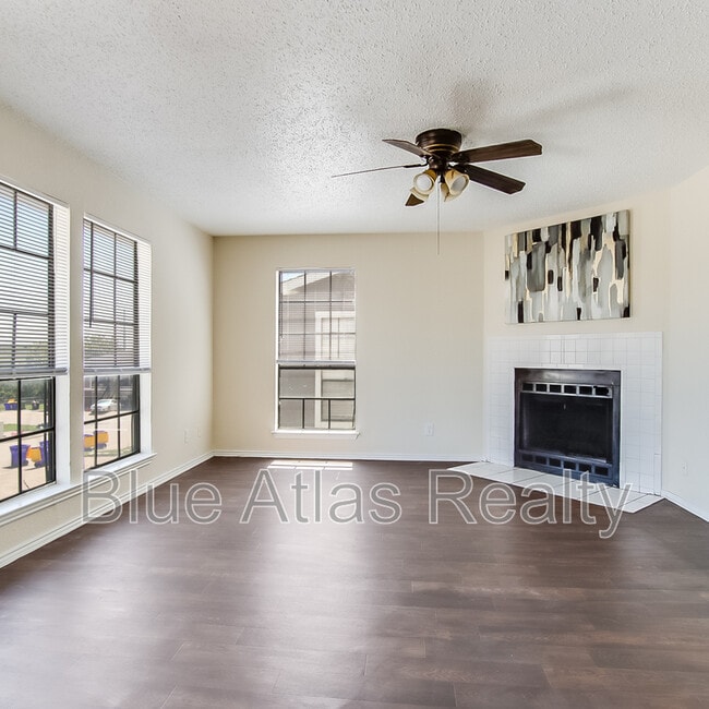 Primary Photo - 8133 Foxfire Ln