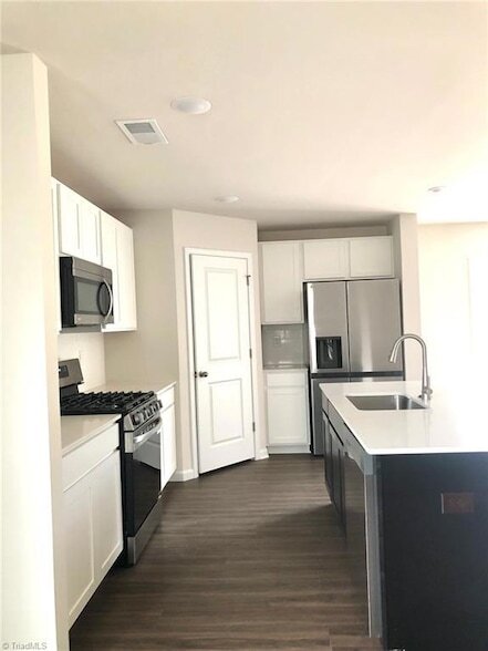 Building Photo - 6022 Wren Dr