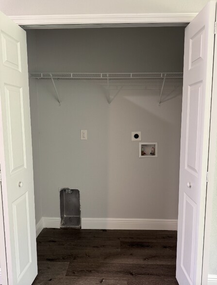 Building Photo - 526 Kilimanjaro Dr