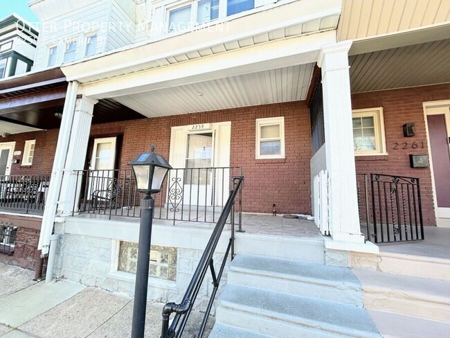 Building Photo - Beautiful 3BR/1BA Port Richmond Home with ...