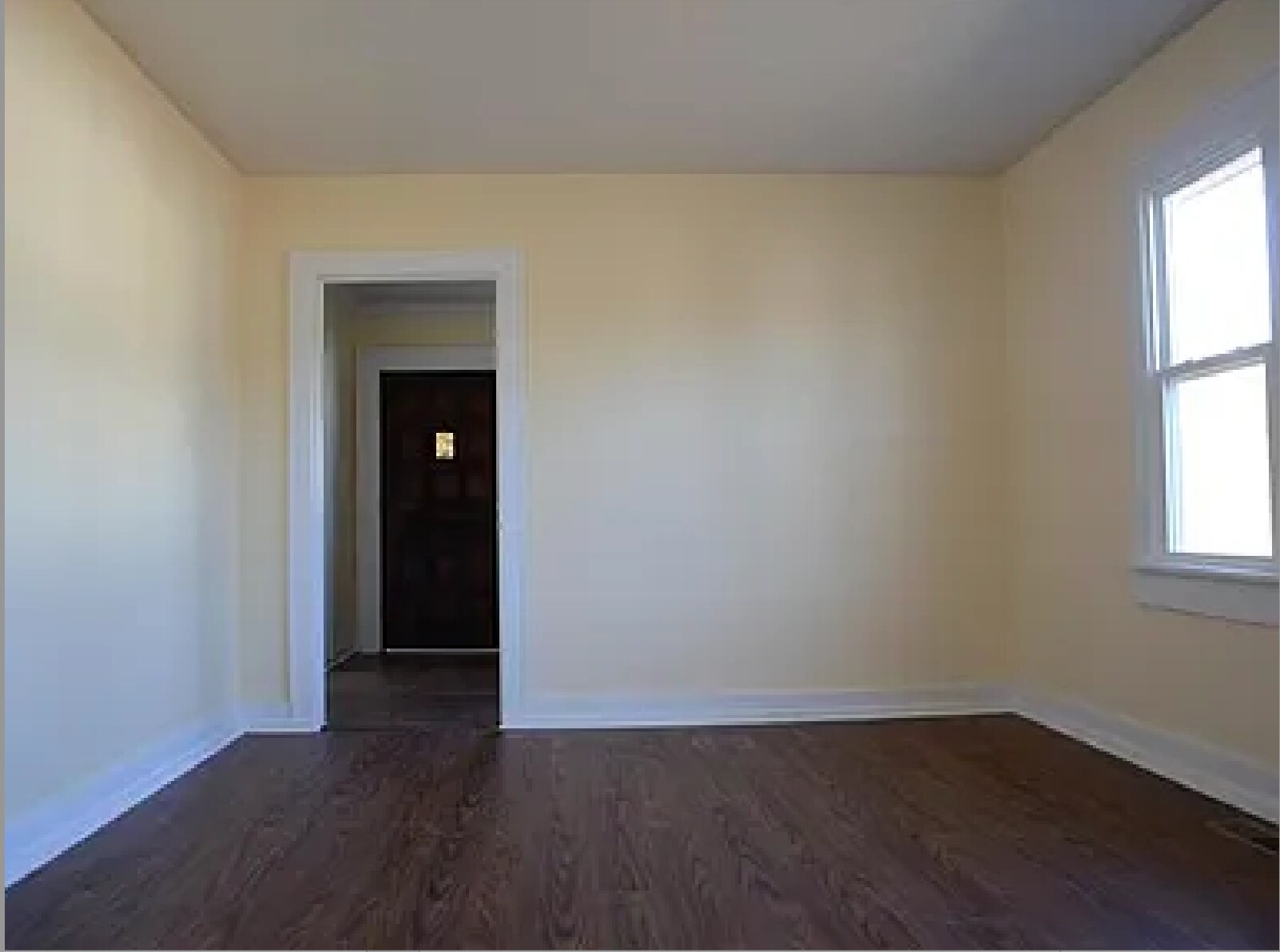 Dining room and door to kitchen - 1509 Layman St