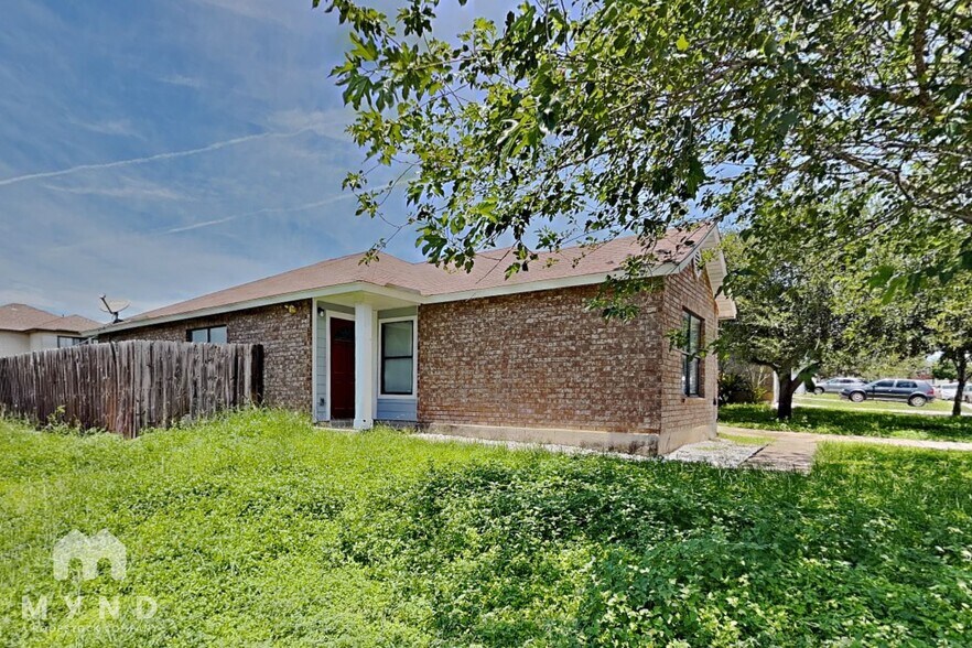 Building Photo - 7009 Blossom Creek