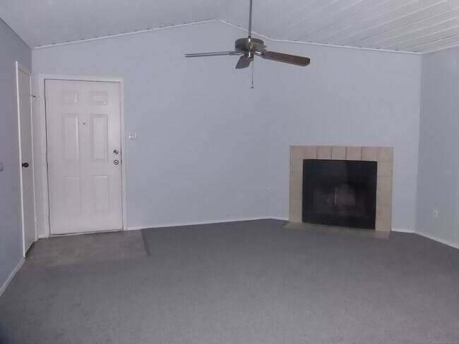 Building Photo - 110 Leafwood Ln