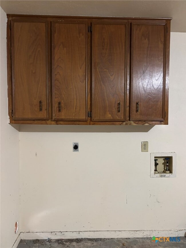 Building Photo - 304 Rattan Dr