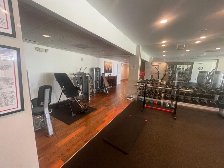 Building Photo - 2451 Brickell Ave