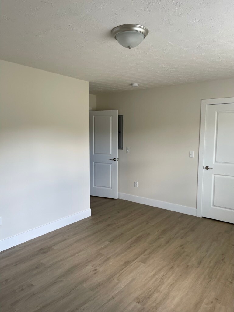 Building Photo - 4231 Otter Creek Dr