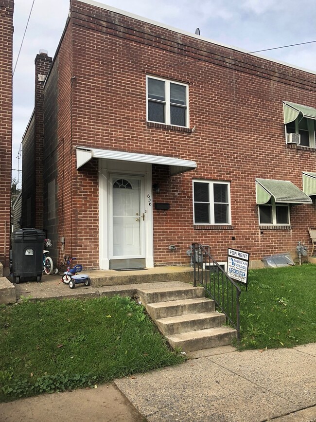 Primary Photo - 636 N Mary St