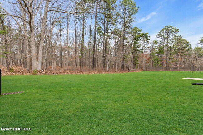 Building Photo - 17 Trumbull Ct