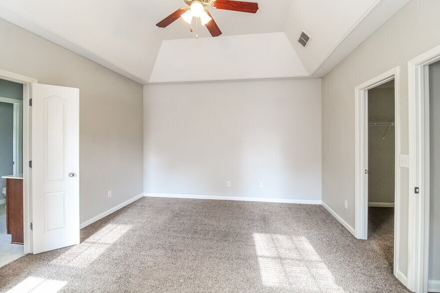 Building Photo - 44 Creek View Ct