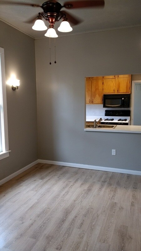 Building Photo - 901 1st St N