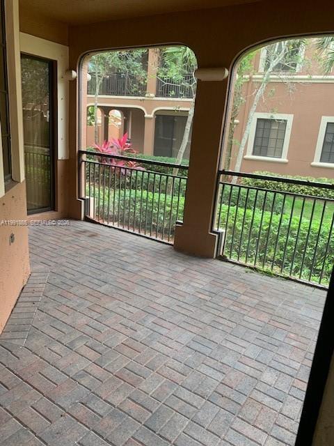 Building Photo - 2800 Kinsington Cir