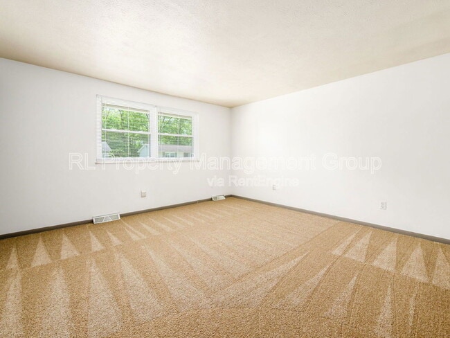 Building Photo - 464 Goshen Ct