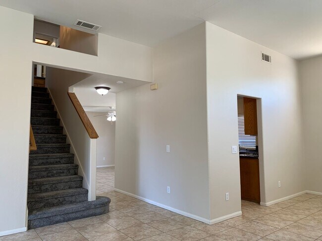 Building Photo - Newly updated 3 bedroom home in Menifee av...