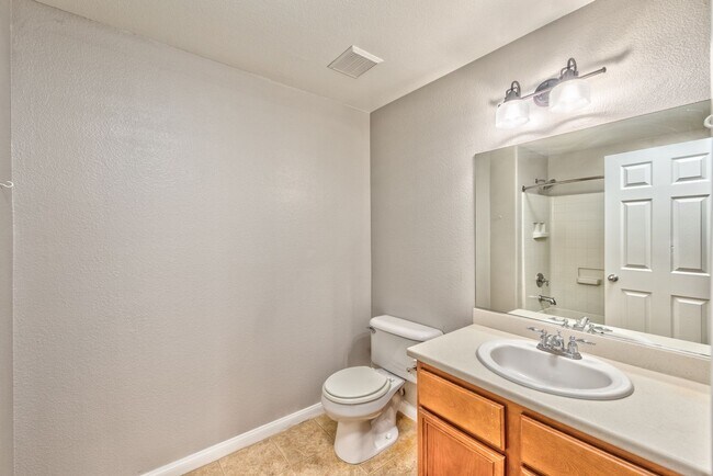 Building Photo - 7701 W Robindale Rd