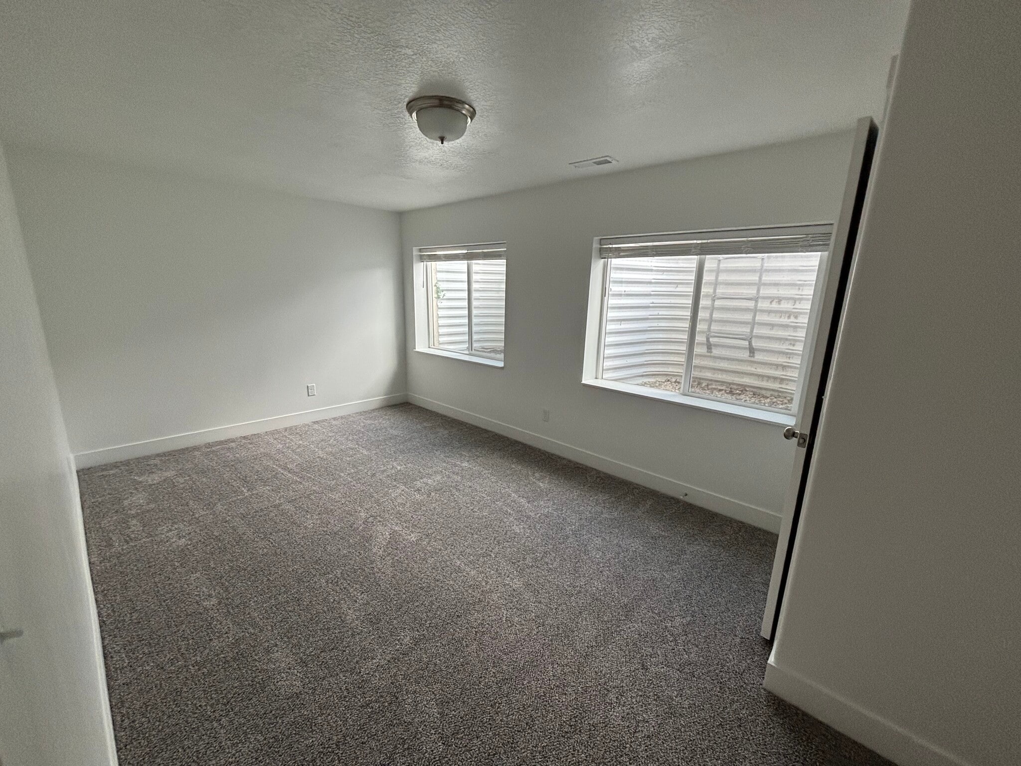 Bedroom 1 - 188 E Bruin Dr
