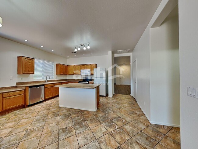 Building Photo - 8211 W Forest Grove Ave