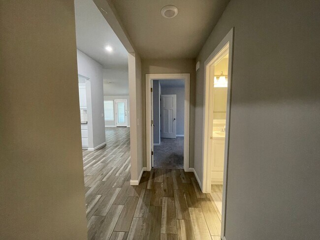Building Photo - Beautiful home in Bentley Square available...