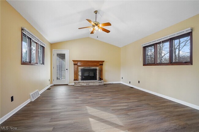 Building Photo - 7429 Sylvan Dr