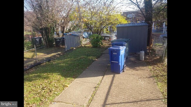 Building Photo - 1143 19th St NE